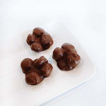 Caramelised Macadamia Clusters